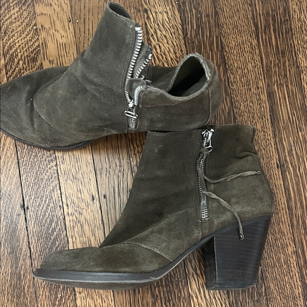 Shoemint Olive Heeled Suede Boots